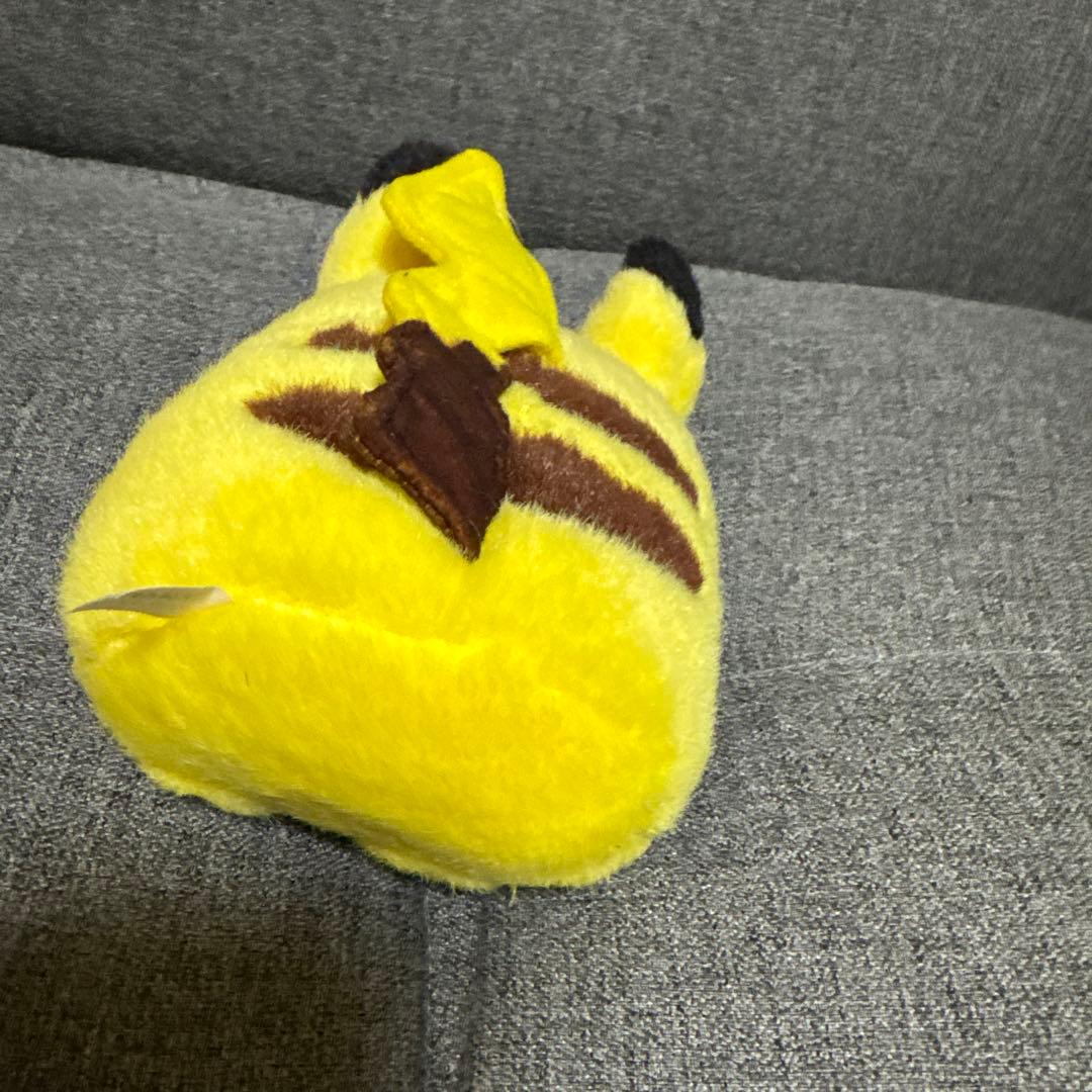 お目目きゅるきゅる　かわいいピカチュウ♡ぬいぐるみ　ポケモンTOMY レトロ