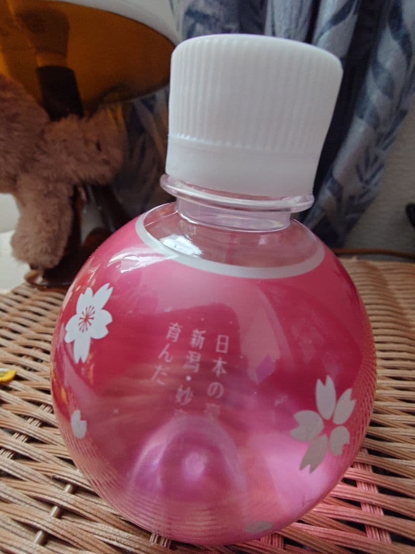 【結婚式】桜模様雪解水天然水ミネラルウォーター 20本入りおしゃれボトル