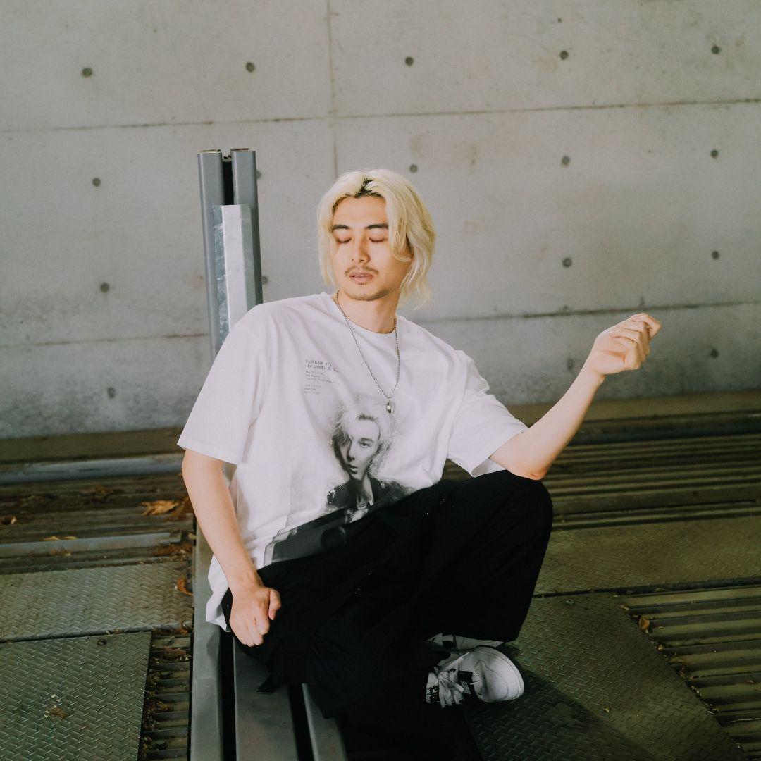 ♡おまんじゅう♡藤井風Tシャツ肖像画の白と黒