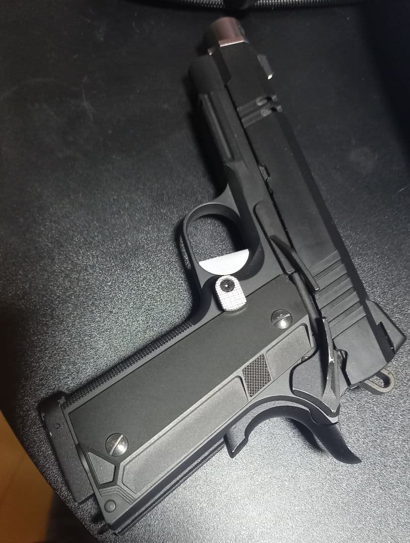 carbon8 ヘルキャットカスタム　CO2ガスガン