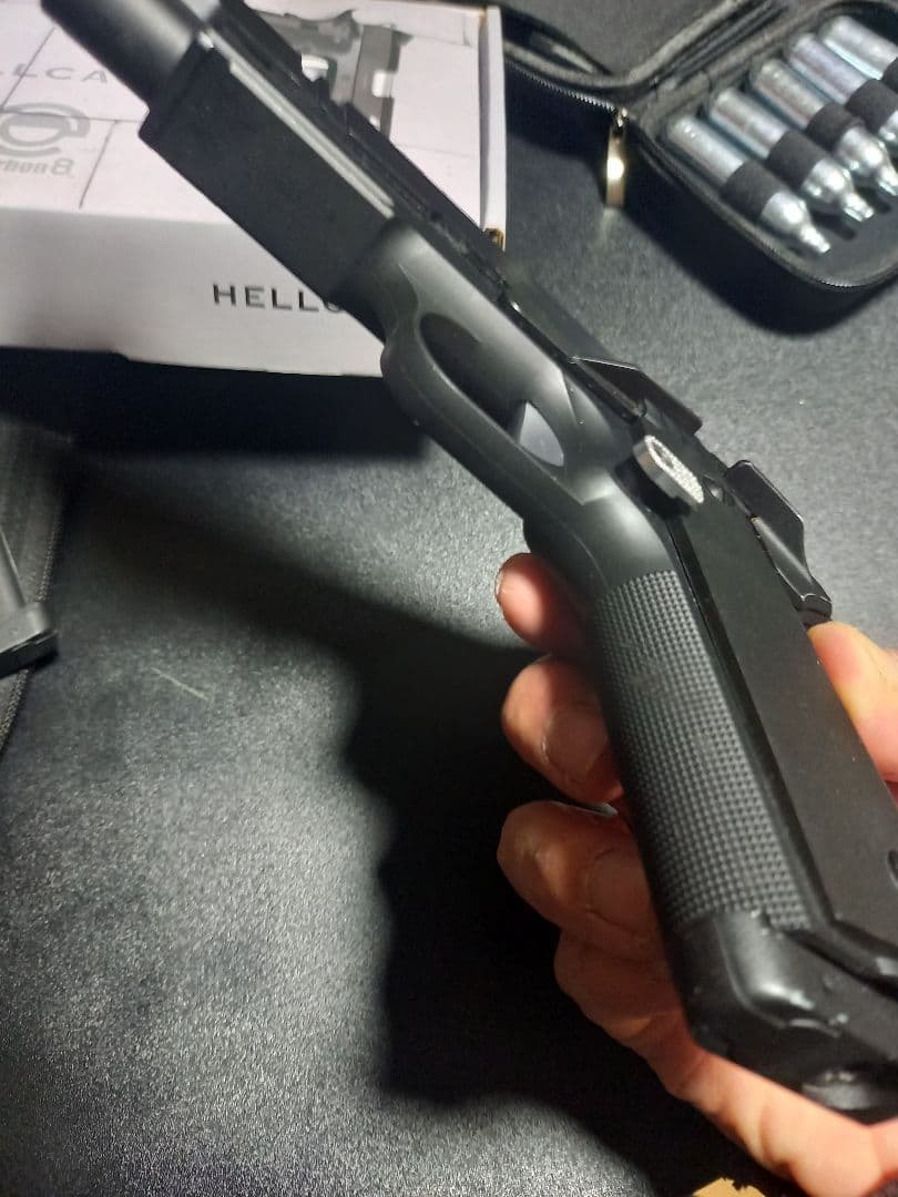 carbon8 ヘルキャットカスタム　CO2ガスガン