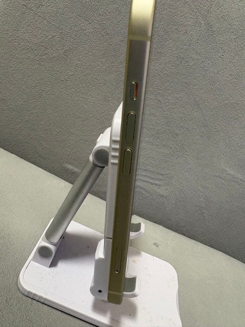 【美品】Apple iPhone 15 128GBイエロー 本体