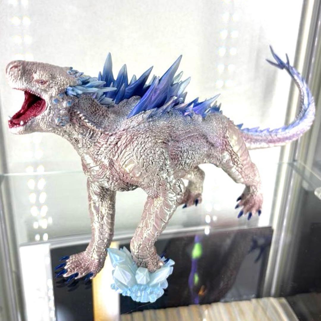 ゴジラ エヴォルブ　シーモ　フィギュア　ハイヤトイズ　ピンバッチ　　スタイリスト