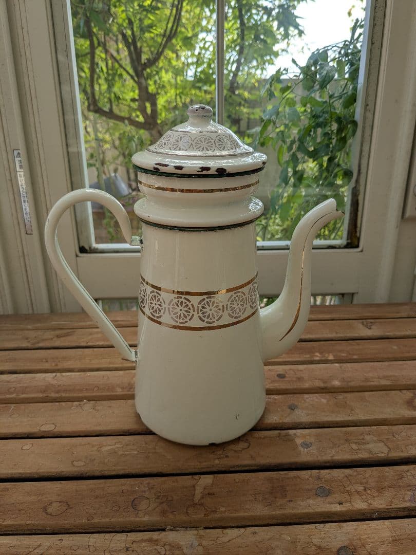 アンティーク　オフホワイト エナメル コーヒーポット