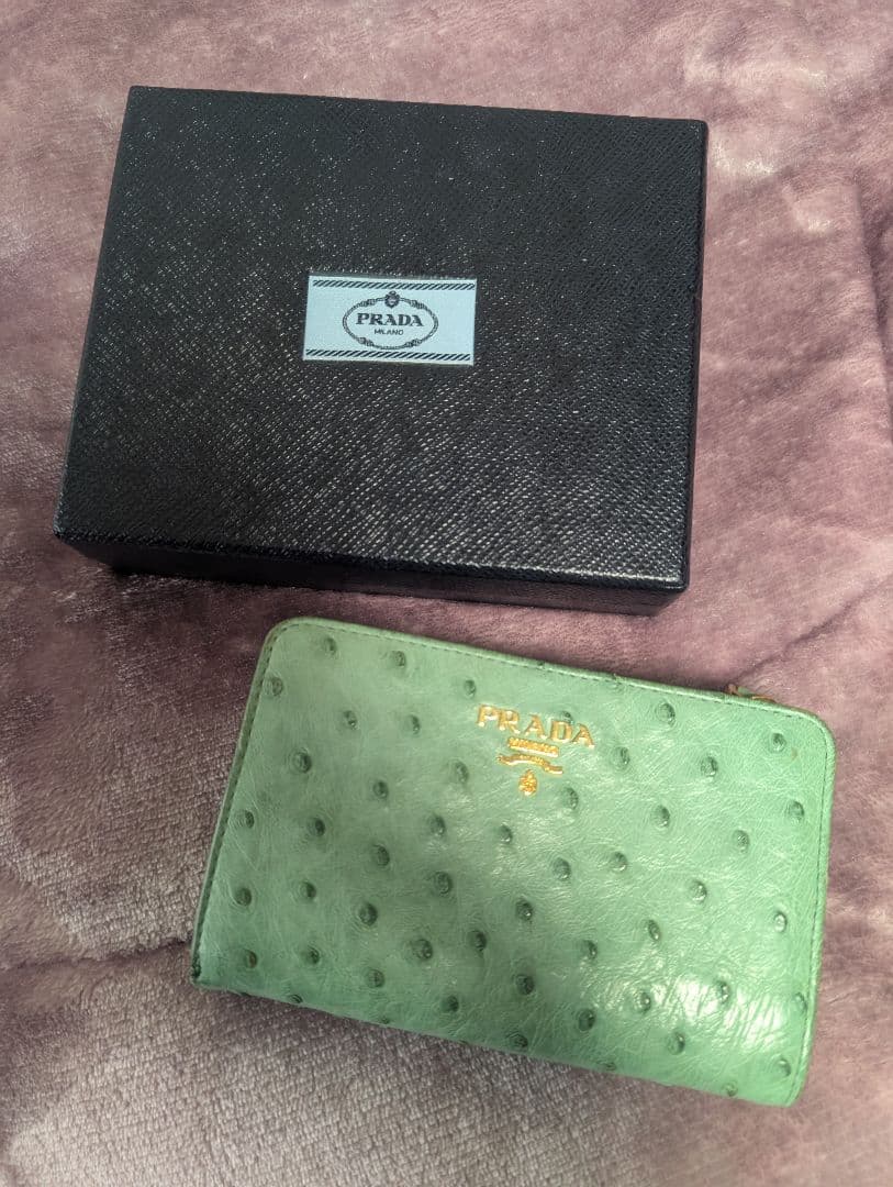 【kanmi✩.*˚】PRADA 二つ折り財布　オーストリッチ