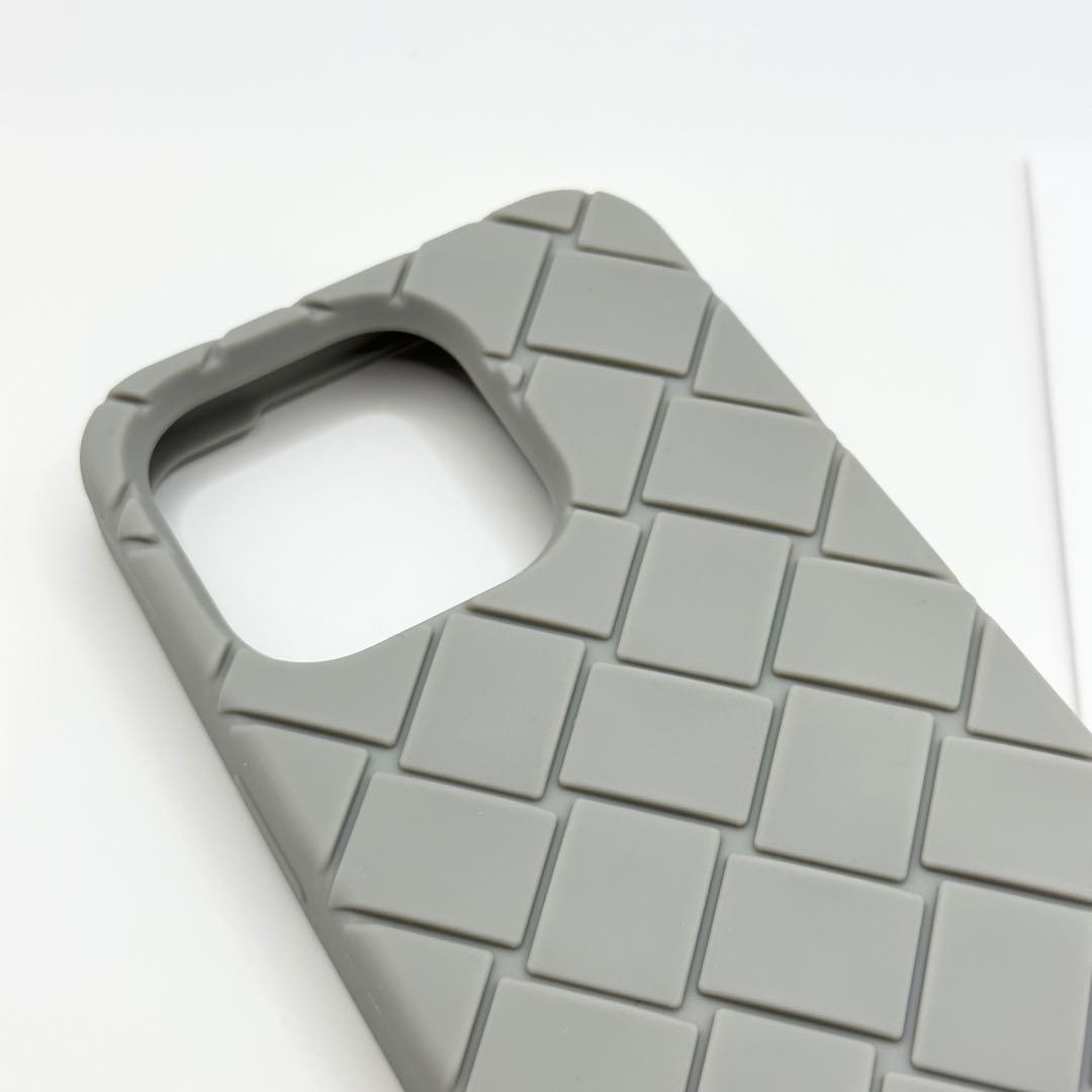 【新品未使用】BOTTEGA VENETA 　iPhoneケース15pro