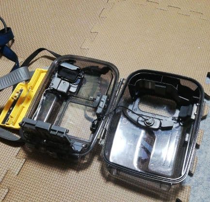 SONY CCD-SC7(N)、防水ボックス付、電源入るが再生不可。