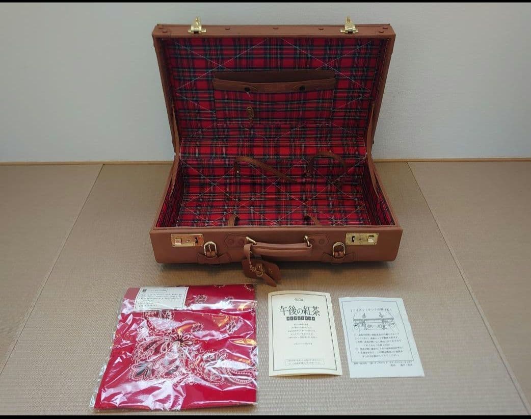 コイズミトランク　未使用　午後の紅茶　バンダナ付　鍵付　未使用　外箱付　新品