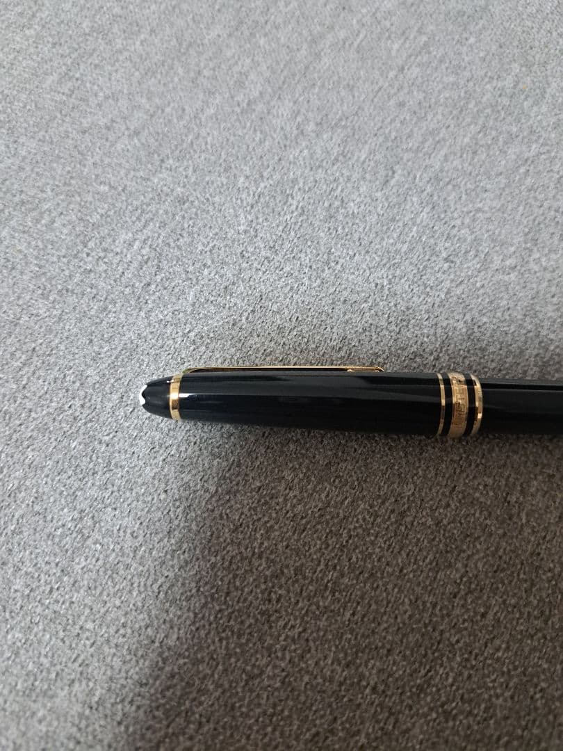 MONTBLANC ボールペン ブラック 替え芯１本付き　モンブラン