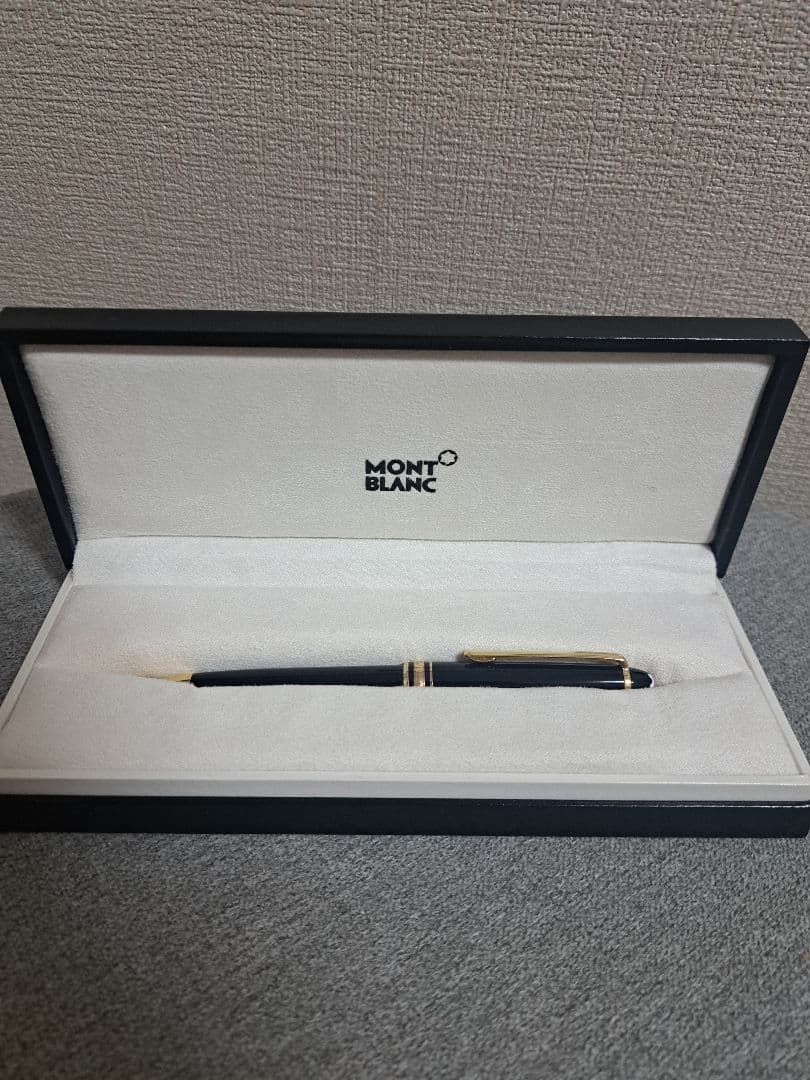 MONTBLANC ボールペン ブラック 替え芯１本付き　モンブラン