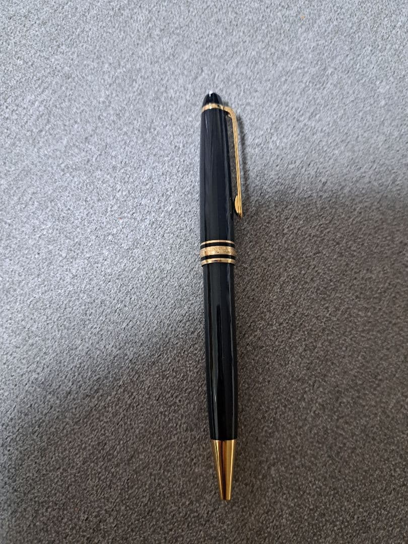 MONTBLANC ボールペン ブラック 替え芯１本付き　モンブラン