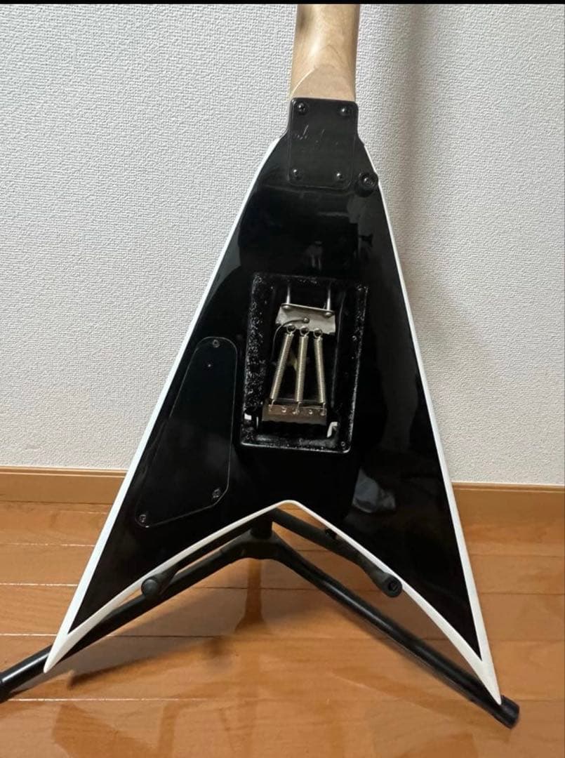 Jackson King V JS32 エレキギター
