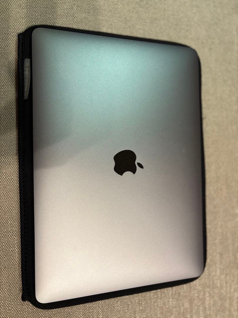 【4日】Macbook air retina 2018 13インチCorei5