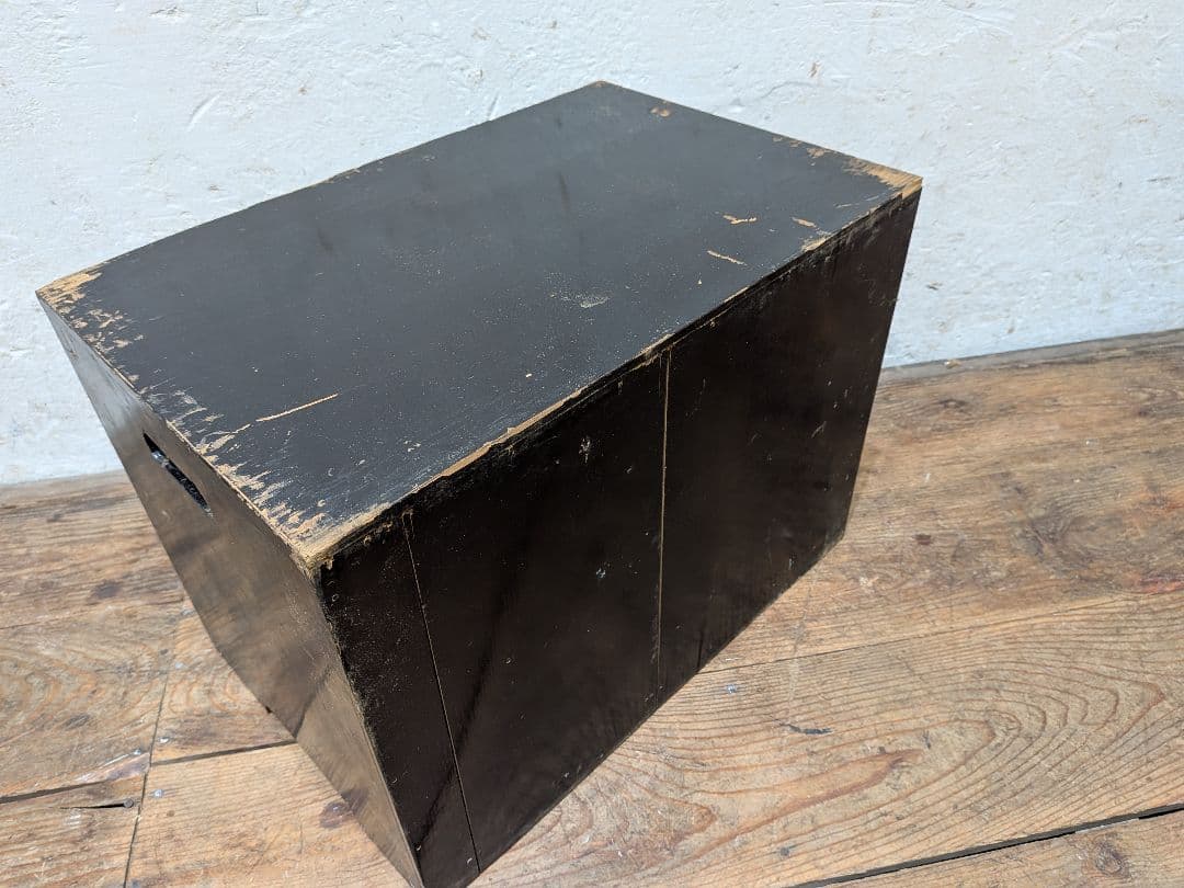 1112 アンティーク　無骨な小箪笥　収納棚　引き出し　陳列台　ケース　レトロ