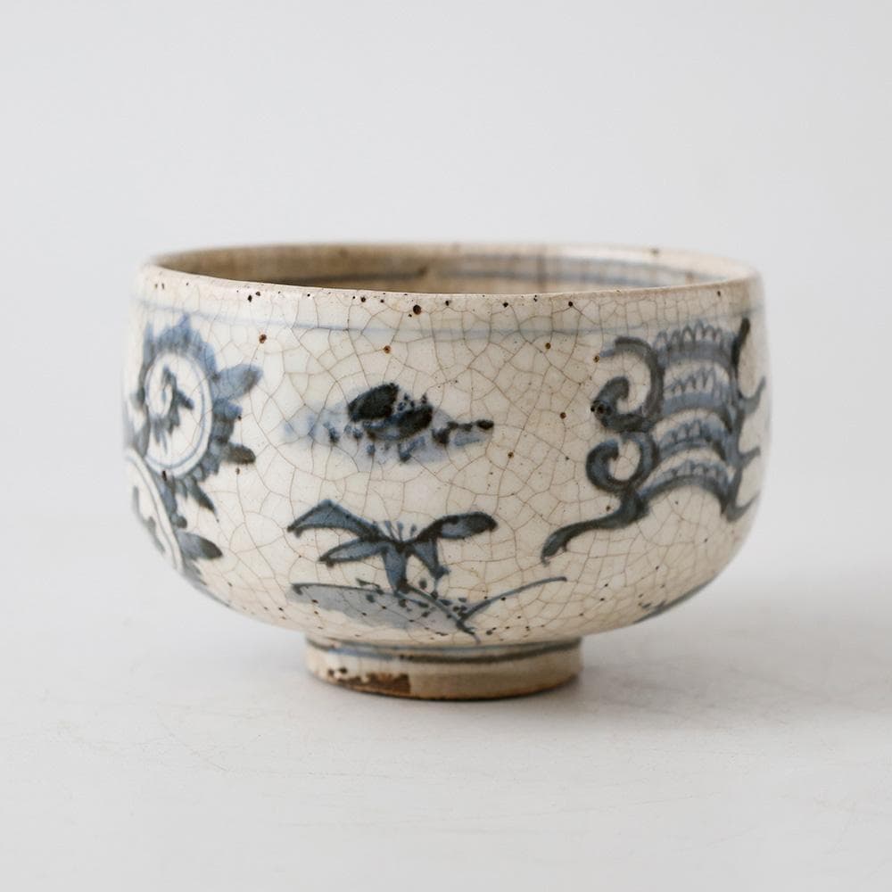 時代物 安南写 染付 花唐草文 茶碗 絞り手 茶道具 抹茶碗