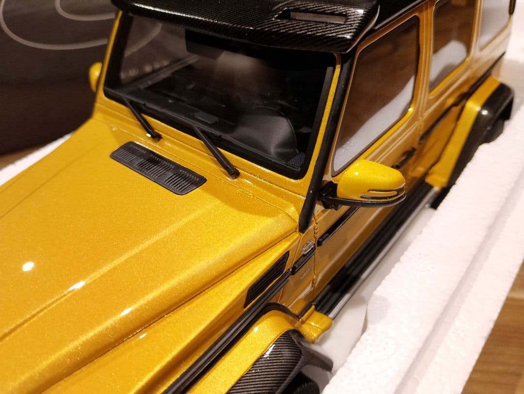 1/18 メルセデスベンツ　Gクラス G500 4×4　ミニカー　ゴールド
