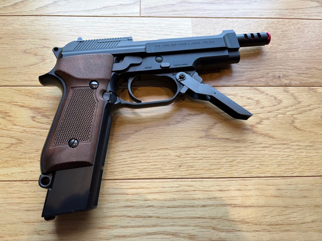 電動ガン M93R バッテリー&充電器付き