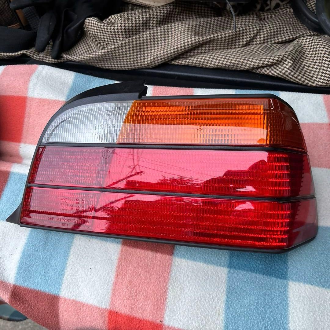 BMW E36 Coupe用純正テールランプ　左右セット
