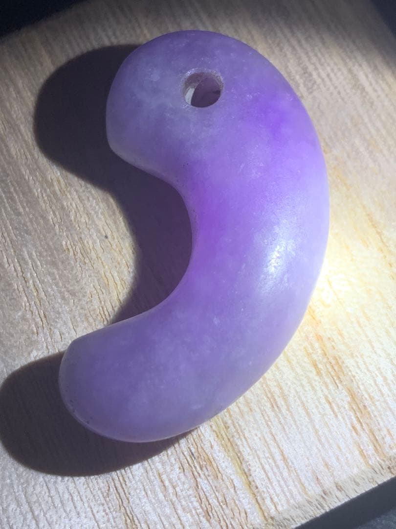 古墳期　出土　超ろうかん糸魚川紫翡翠勾玉　ラベンダー翡翠　縄文　石器　土器　根付