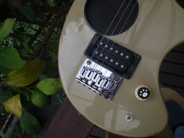 フェルナンデス ZO-3 エレキギター ライトグレイ アンプスピーカー内蔵