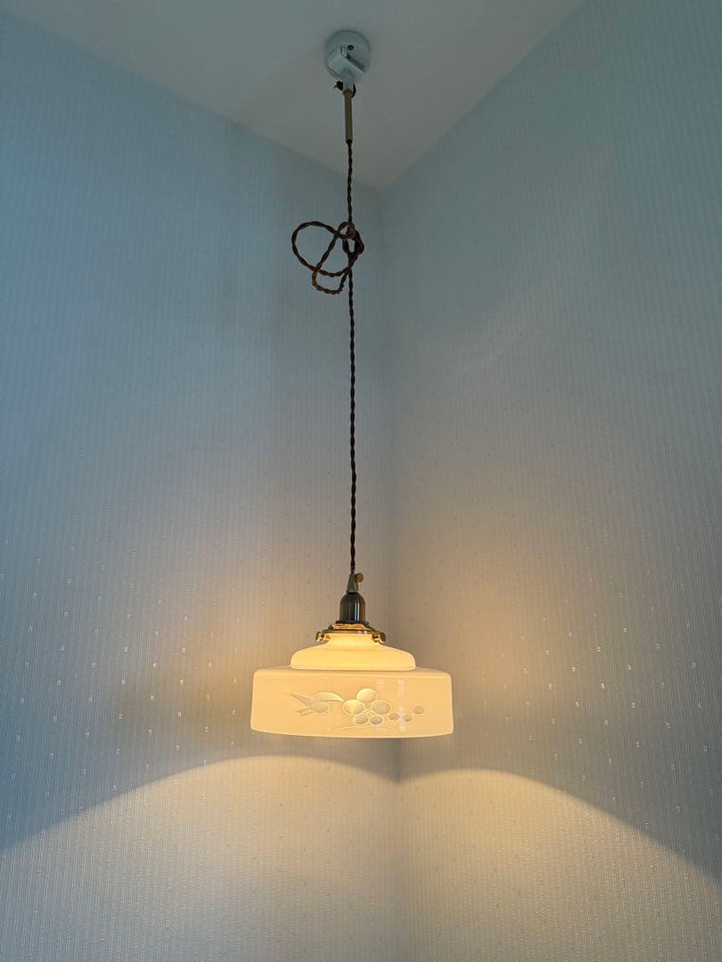 レトロ乳白ランプシェード ランプシェードのみです、電笠 ミルクガラス 和風