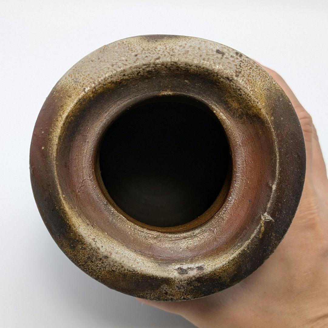 岡山県重要無形文化財 松井與之 備前焼 矢筈口擂座三角花入 共箱共布栞 花瓶