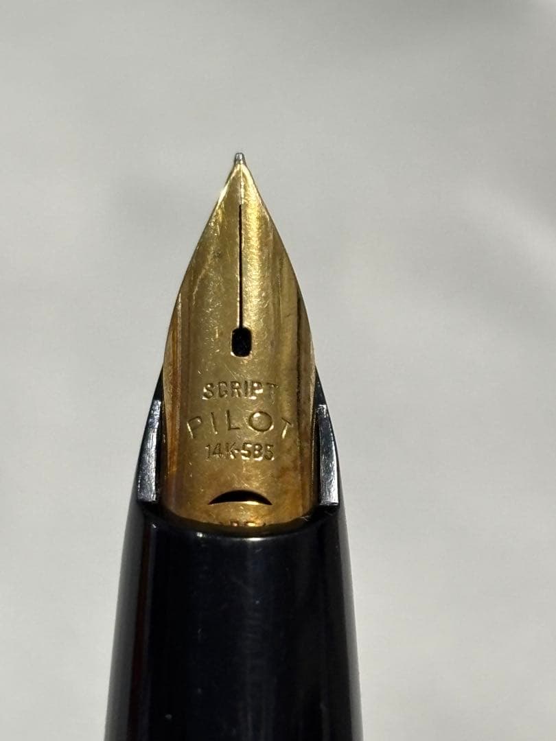 PILOT '70s新品　万年筆 14K-585 スクリプト