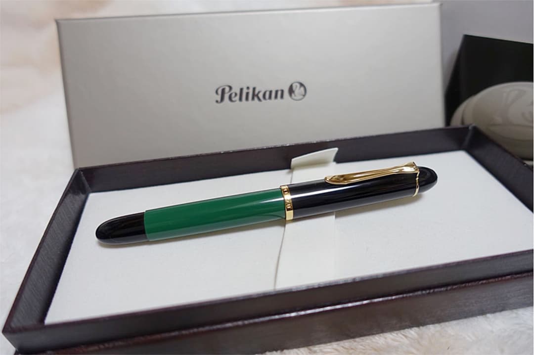 ☆新品 未使用 ペリカン 特別生産品 万年筆 M120 グリーンブラック F☆