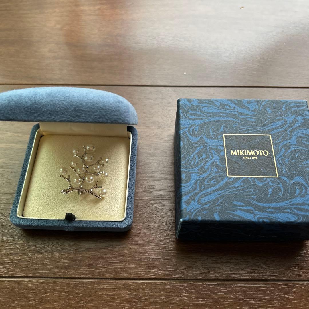 ミキモト　ブローチ