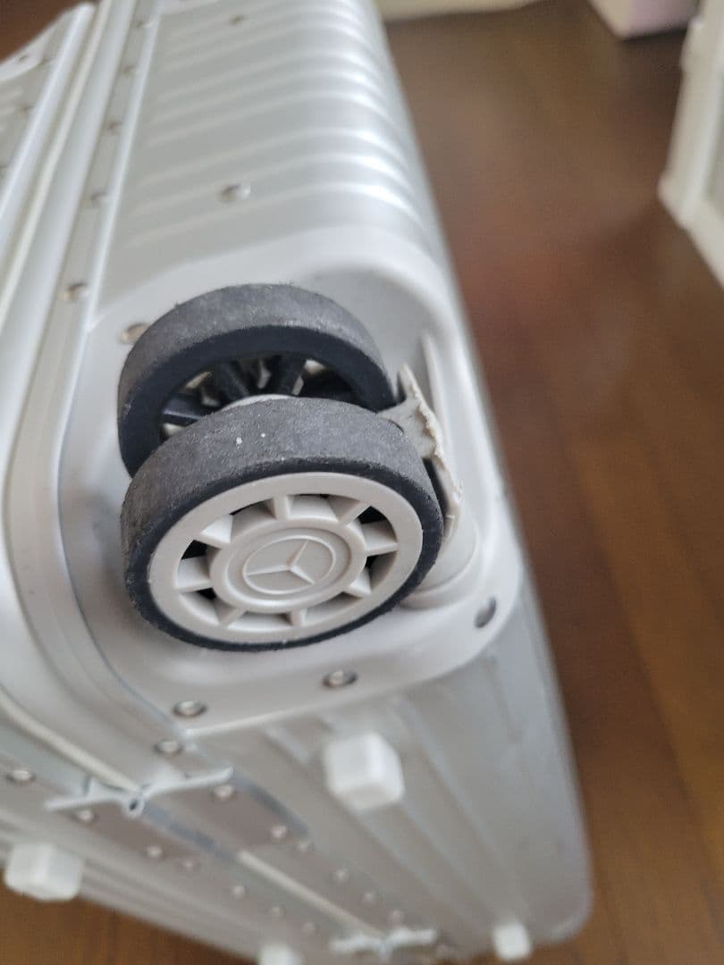 メルセデス・ベンツ シルバー キャリーケース 中古 値引き可 説明必読