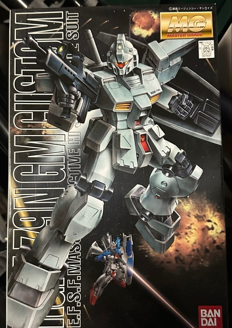 MG ジムカスタム RGM-79N 1/100 未組立 ガンプラ