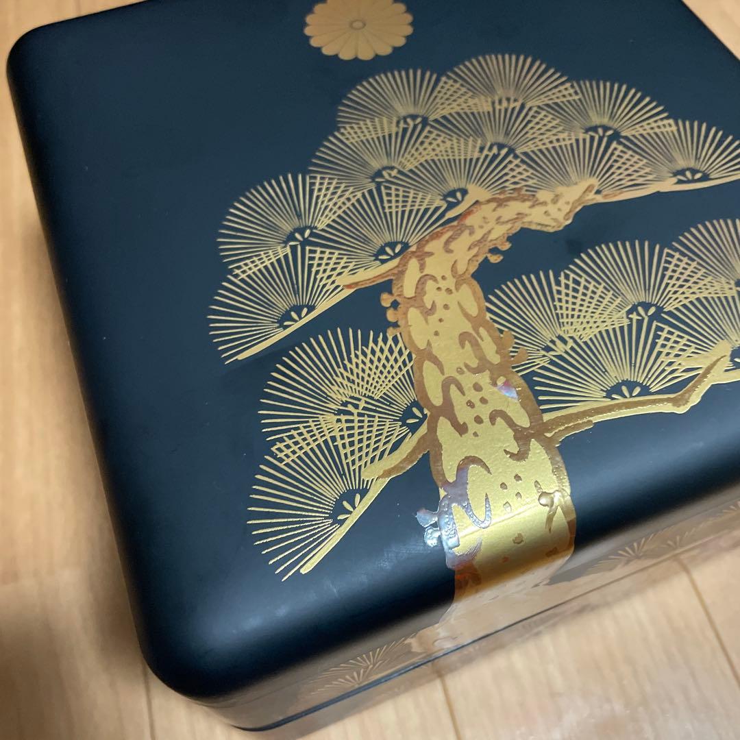 マット加工　漆器重箱 二段 黒金 松の木模様　梅