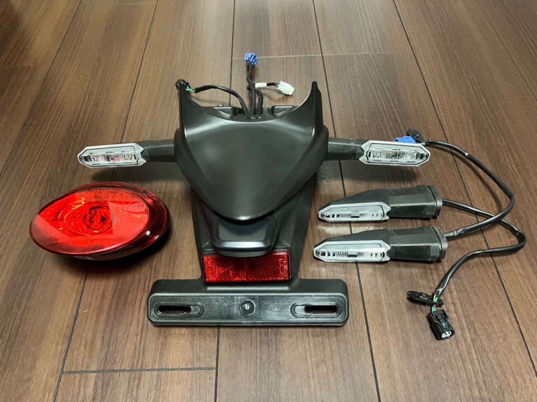 Z900RS純正テール回り&ウインカー