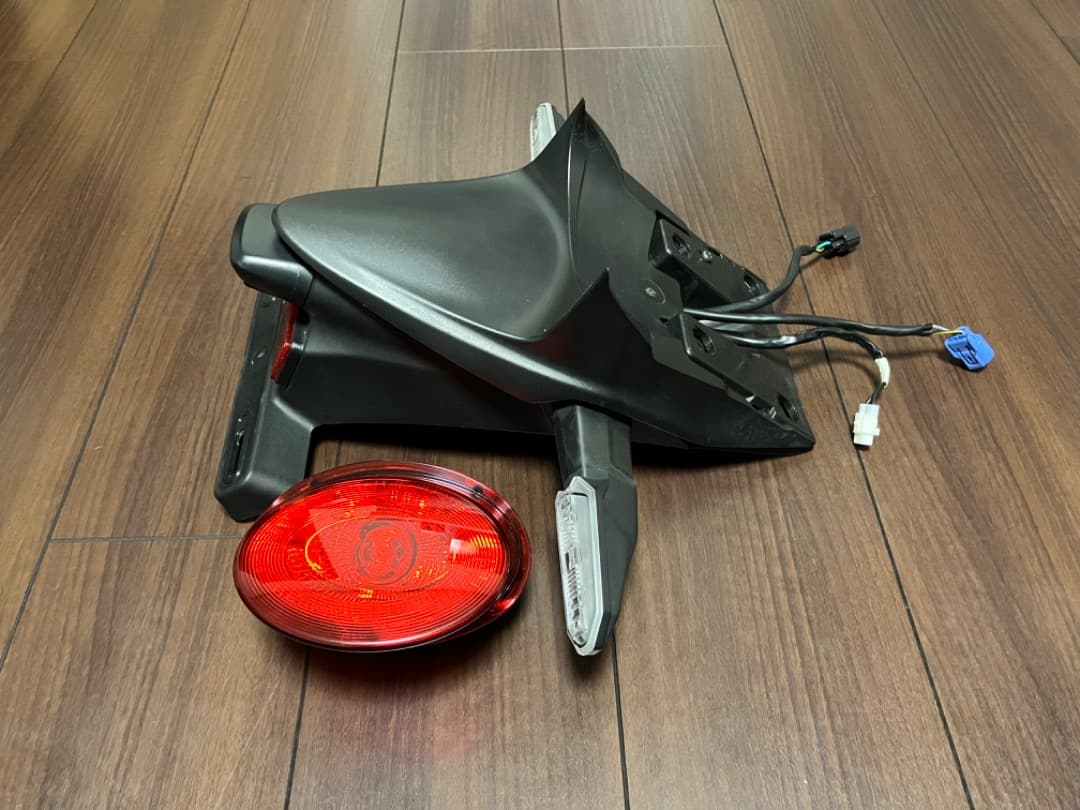 Z900RS純正テール回り&ウインカー