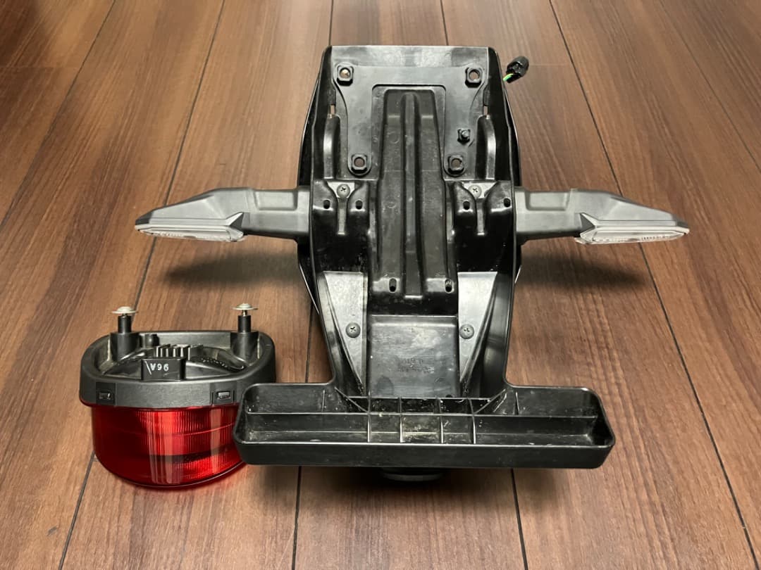 Z900RS純正テール回り&ウインカー