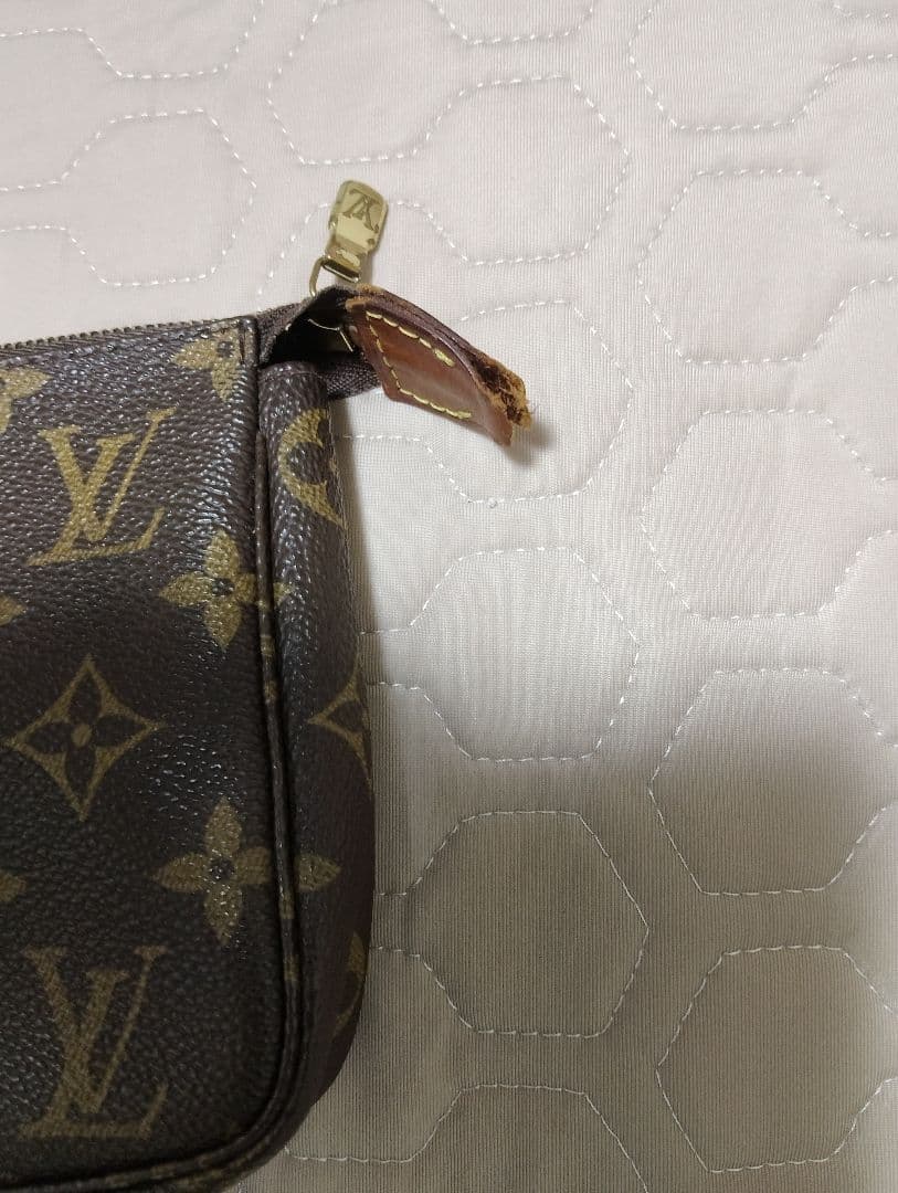 ルイヴィトン　ポルトモネトレゾール　モノグラム