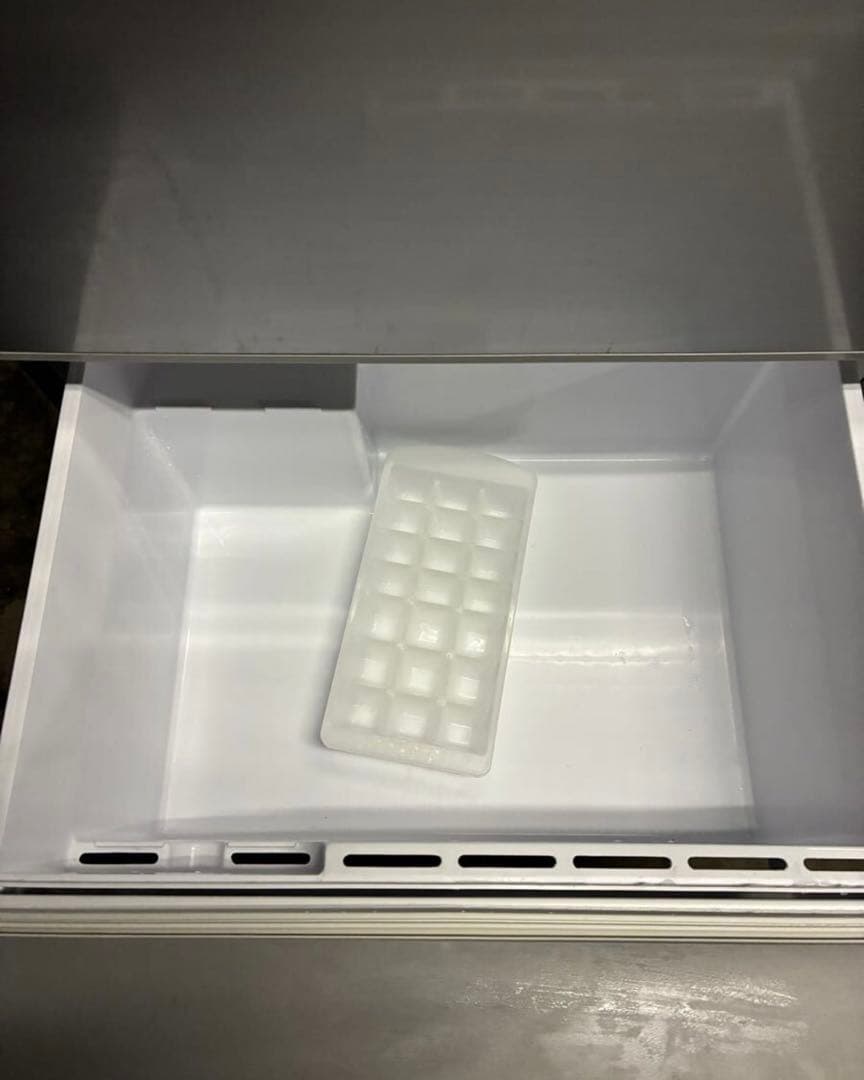 く*ま様 ☆ AQUA ノンフロン冷凍冷蔵庫 AQR-27H(S) 2019年製