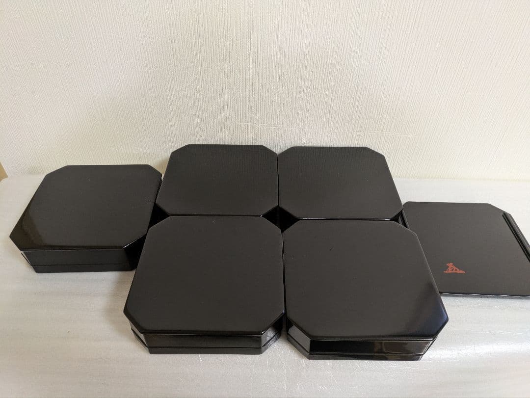 懐石道具 木製黒真塗 5段縁高重 茶懐石 利休好写 お正月 桐箱