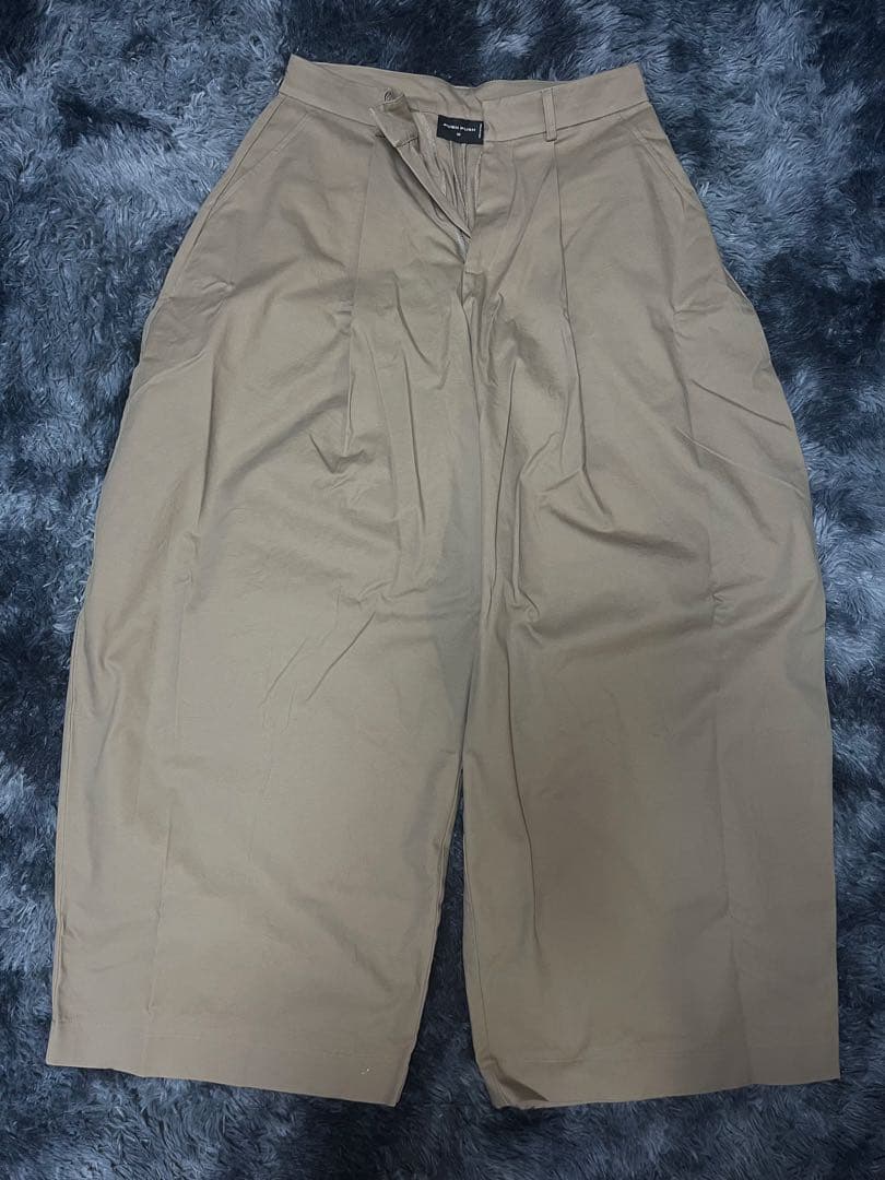 push pushのチノパン