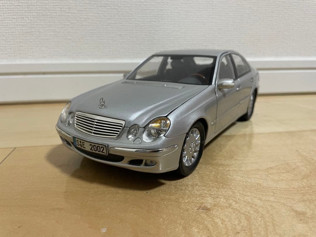 1/18 E-Class 京商 メルセデスベンツ Eクラス ミニカー