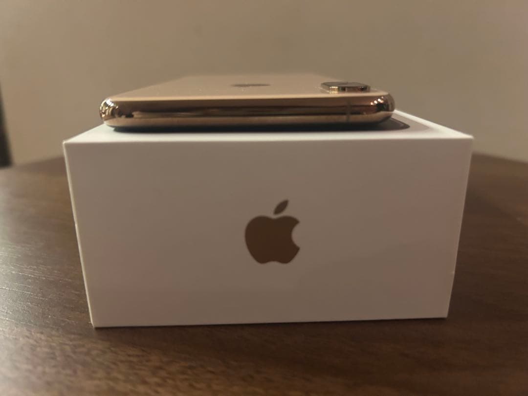 【スズキ】美品iPhone XS MAXゴールド 256GB