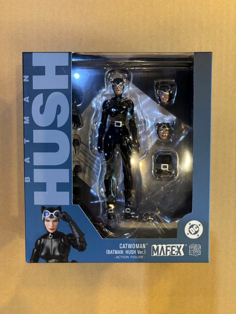 MAFEX No.123 CATWOMAN（HUSH Ver.） a