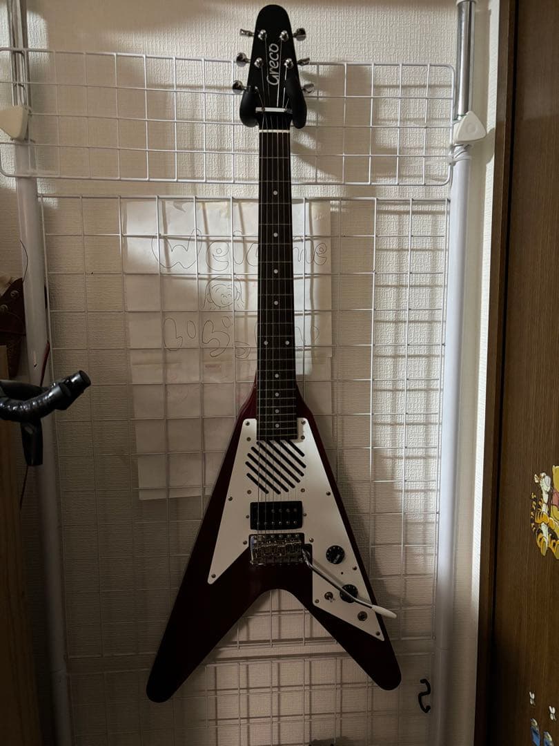 グレコ　フライングＶ　アンプ内蔵内蔵ギター