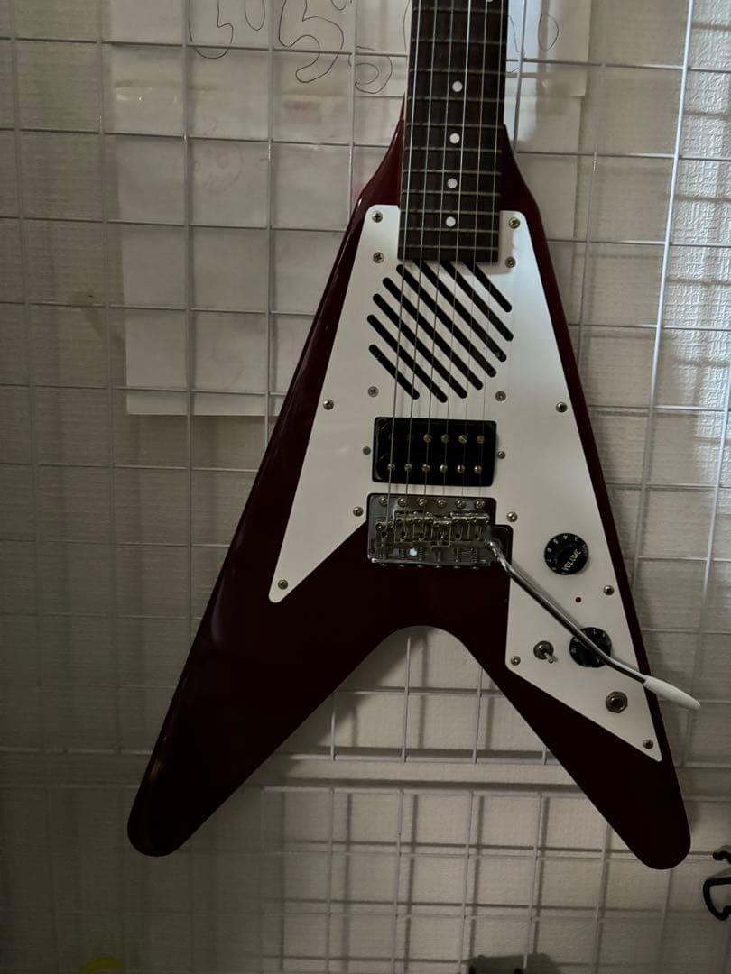 グレコ　フライングＶ　アンプ内蔵内蔵ギター