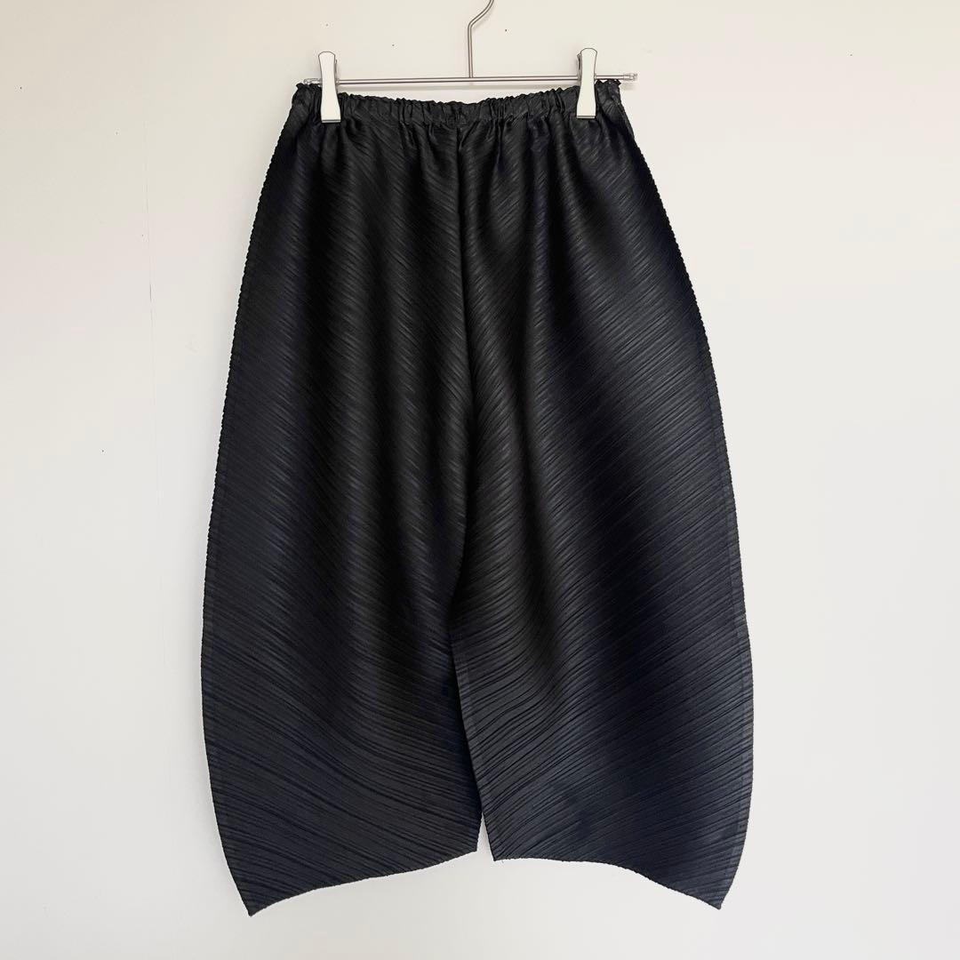 極美品 プリーツ プリーズ 変形 サルエルパンツ 斜めプリーツ サイズ3 黒