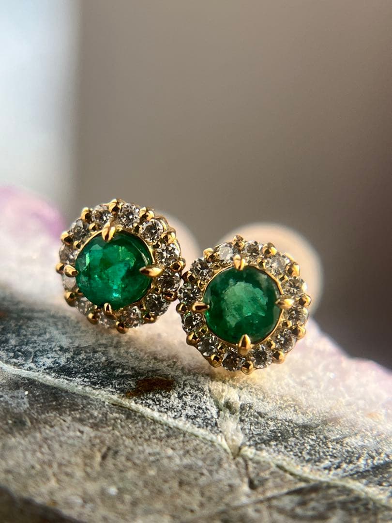 新品K18YGエメラルド0.2ctダイヤモンドピアス