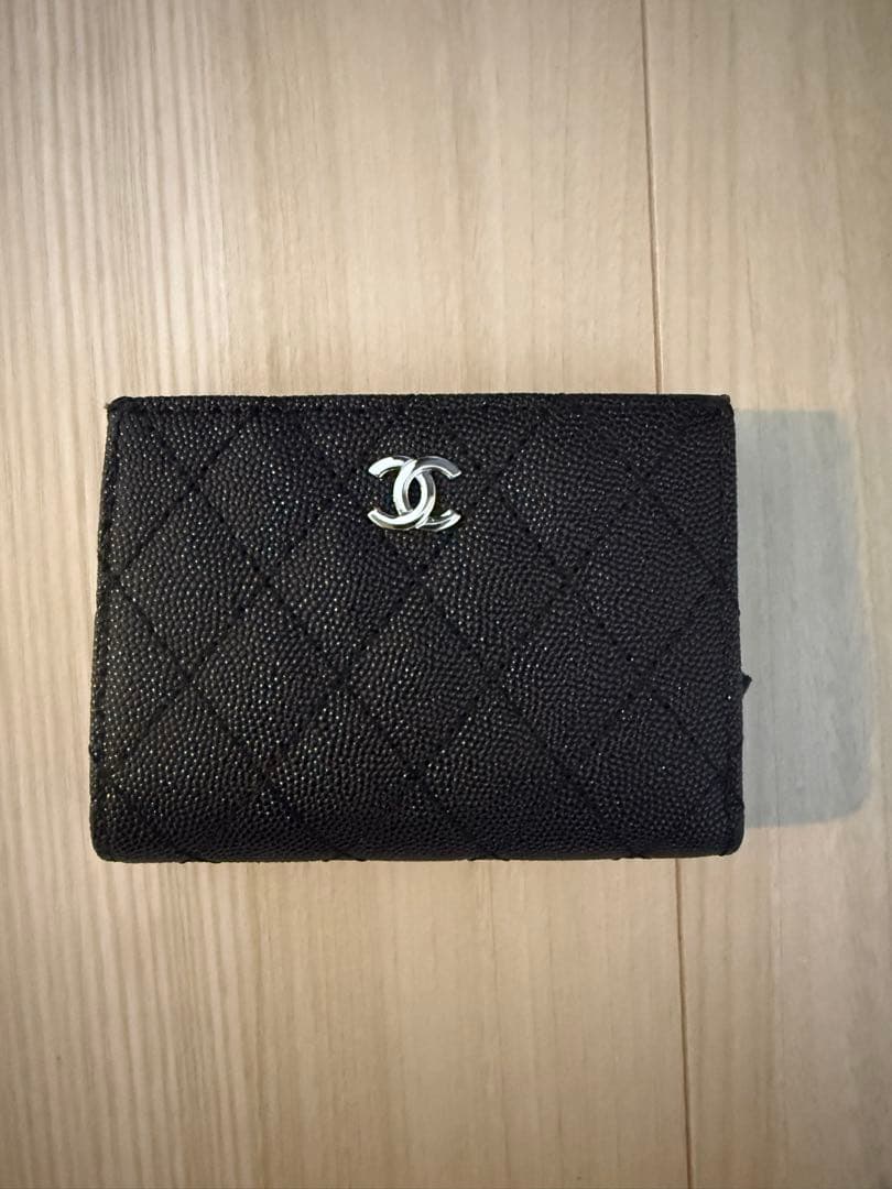 CHANEL ブラック レザー 二つ折り財布　ノベルティ