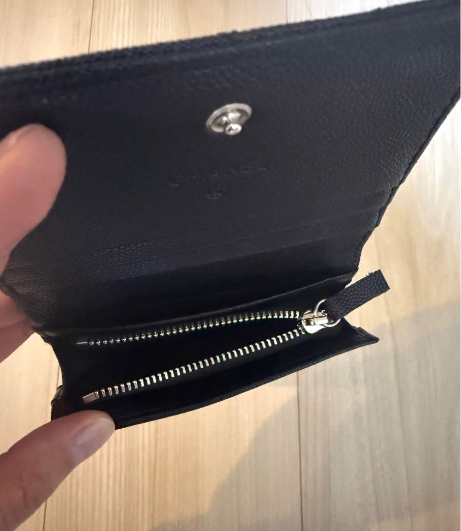 CHANEL ブラック レザー 二つ折り財布　ノベルティ