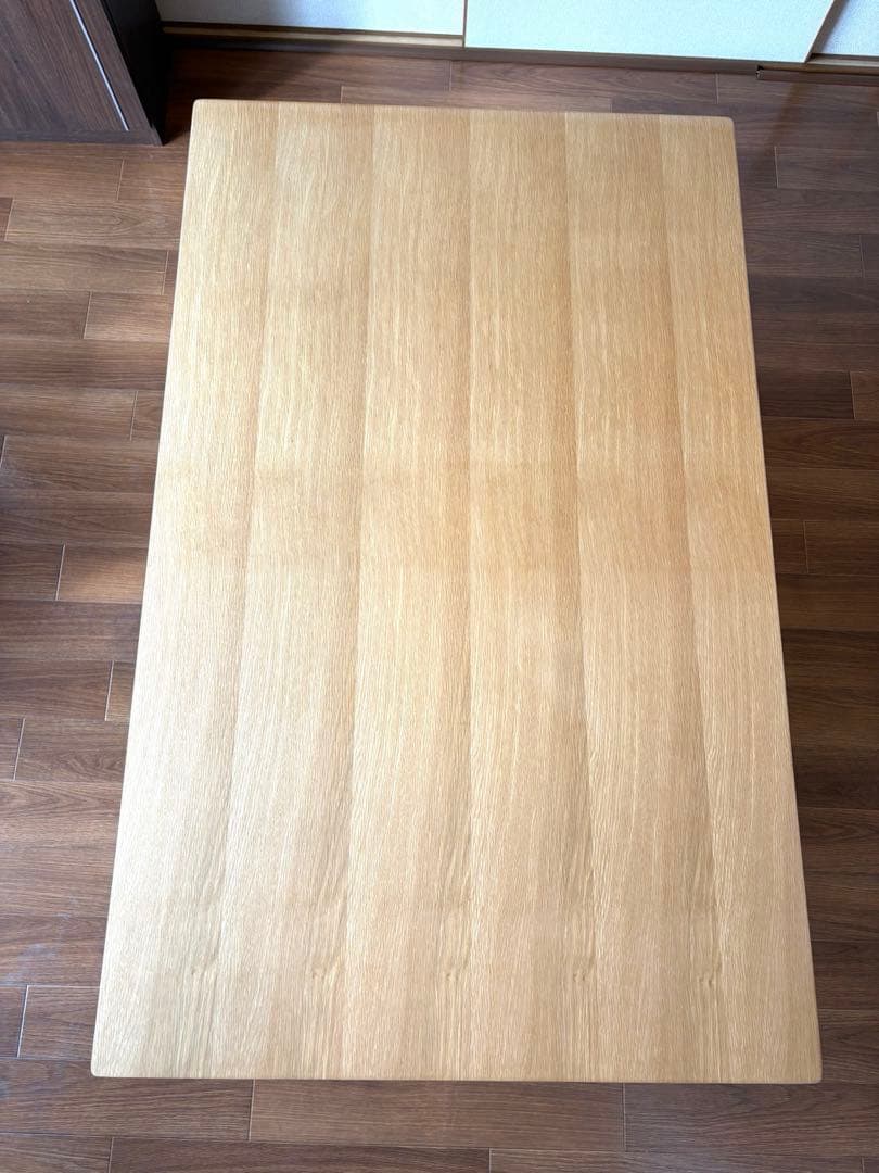 ①リビングでもダイニングでもつかえるテーブル4　オーク