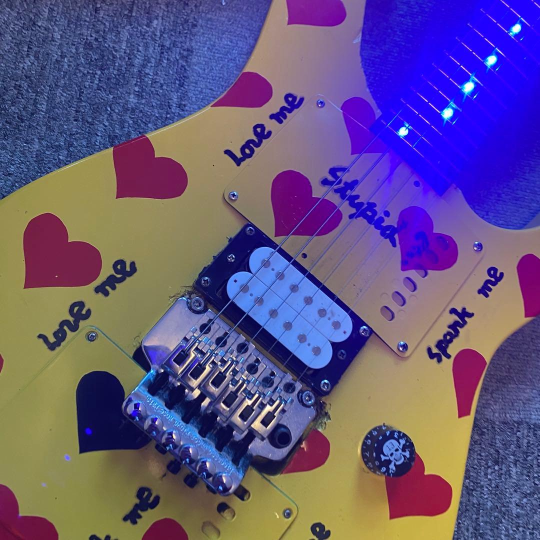 FERNANDES ハムバッカーLEDネック搭載 ブラックハート！フロイドローズ